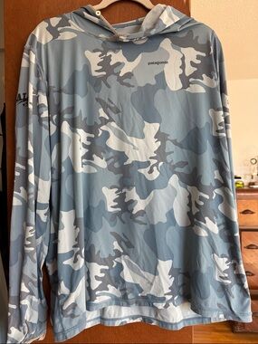Patagonia Men’s Blue Camo Tropic Comfort Hoody size L